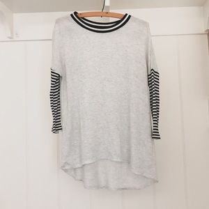 Gray tee with striped sleeves